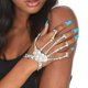 thumbnail image 3 of Pulsera de calavera de metal exagerada para Halloween, accesorio de Halloween, adorno de garra fantasma, pulsera de esqueleto de dedo gótico, uso flexible para disfraces de Halloween, plata metálica JM, 3 of 5