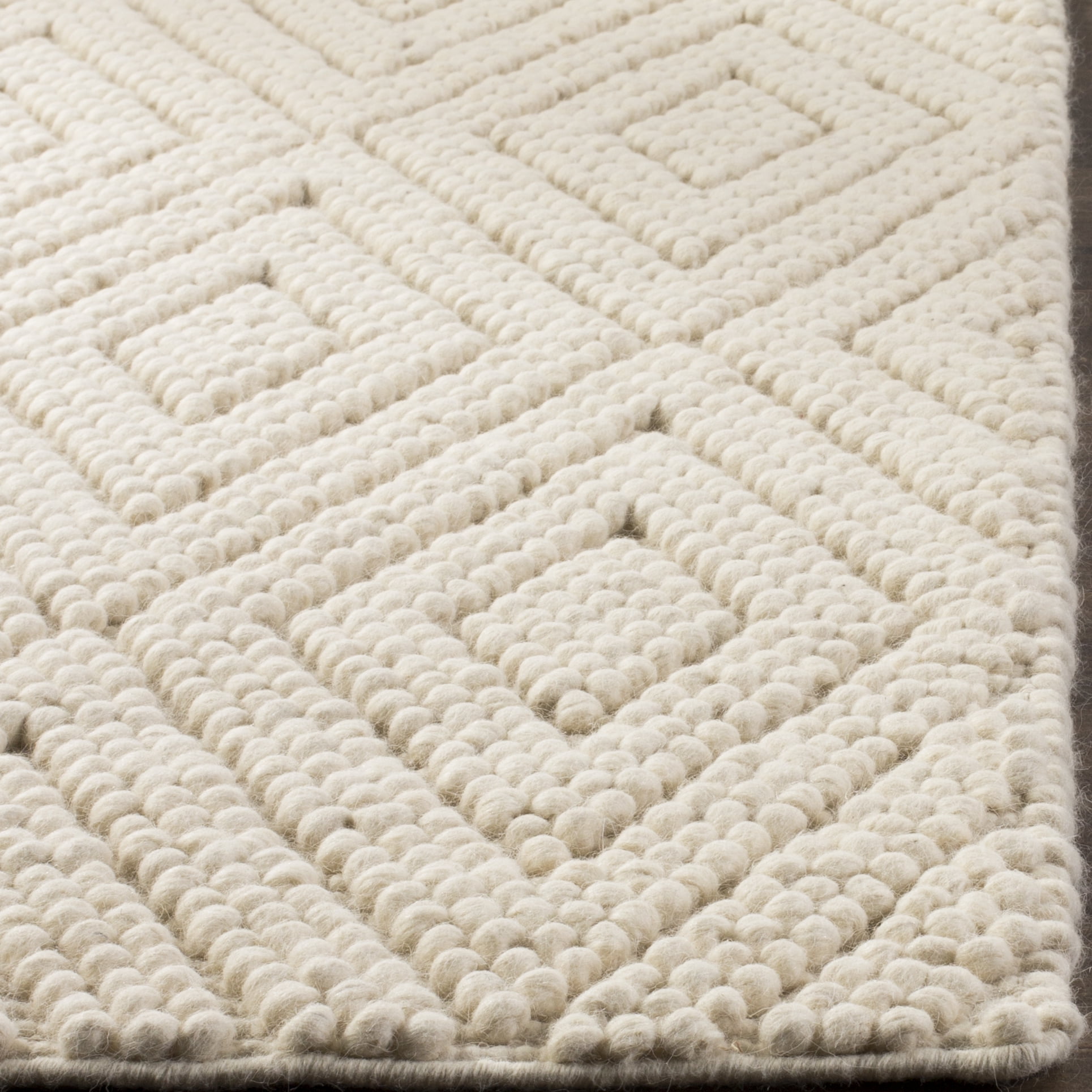 SAFAVIEH Natura Glenda Geometric Diamonds Wool Area Rug, Ivory, 9' x 12'