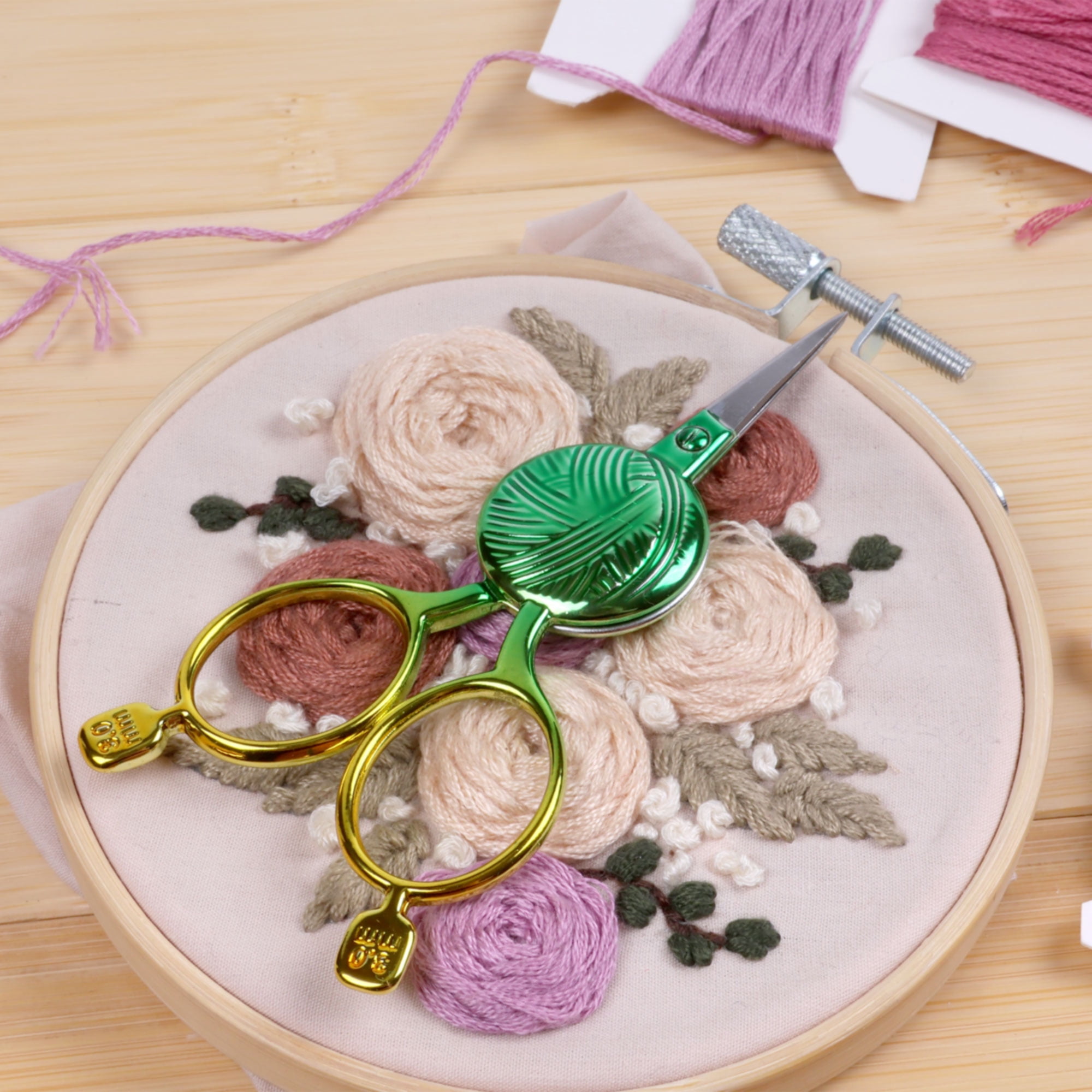 JulbileeYarn Yarn Ball Embroidery Scissors - Lush - 30 Scissors