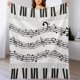 thumbnail image 5 of Manta musical con teclas de piano en blanco y negro, nota musical, arte abstracto moderno, suave, acogedora y ligera, para mujeres, hombres, dormitorio, sala de estar, dormitorio, silla, sofá, viaje,, 5 of 5
