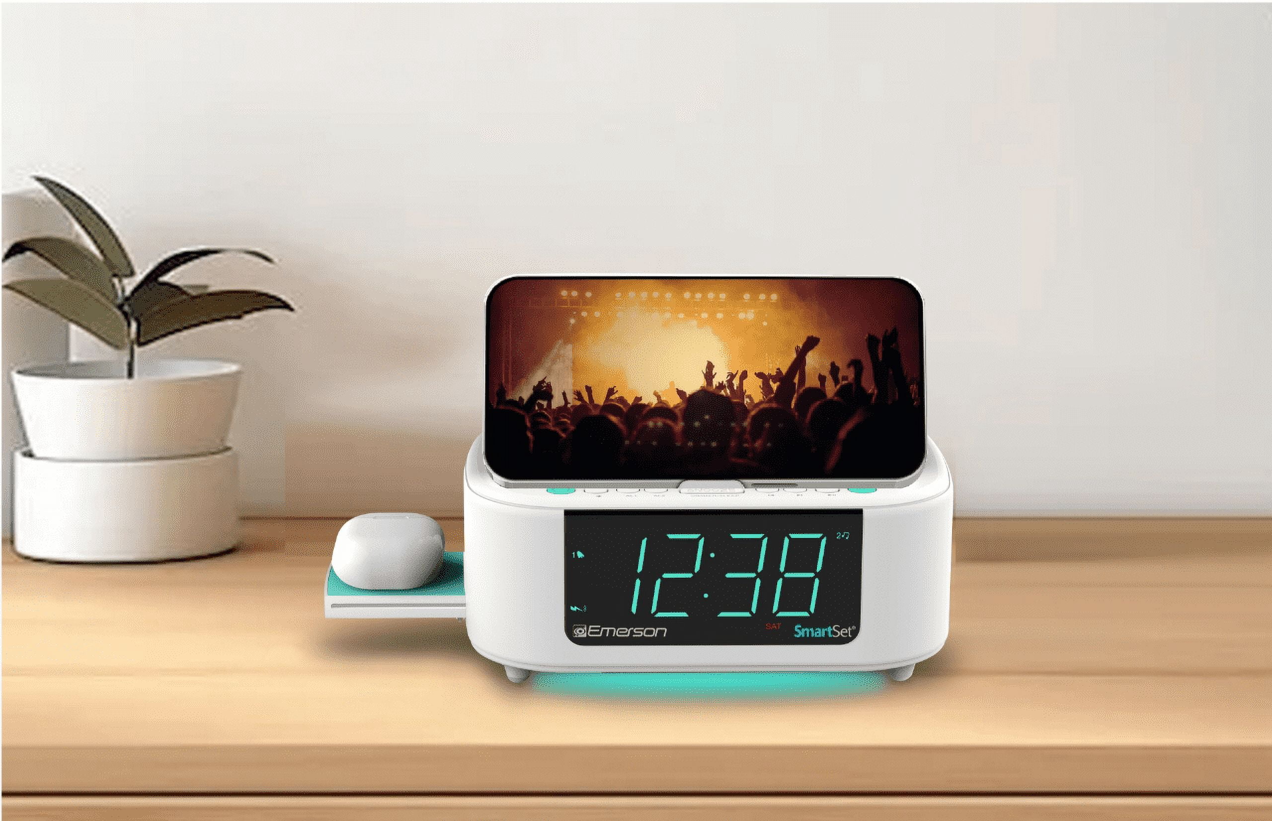 Emerson SmartSet Multiple Wireless Charging, Dual Alarm FM Clock Radio with Bluetooth, Dual USB Charging, 1.2" Cyan LED Display and Décor, CKSW5010