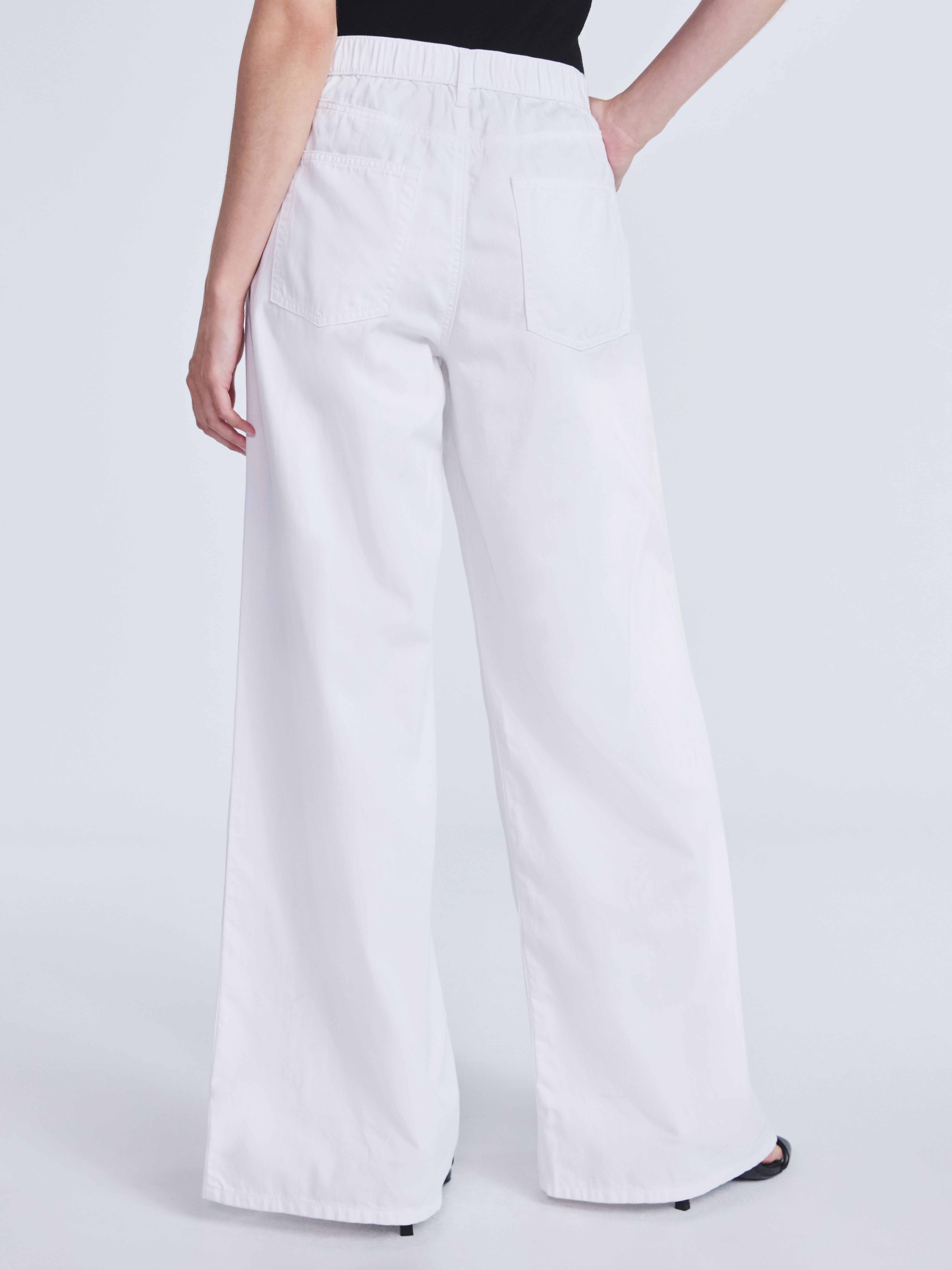 Scoop Women's and Women’s Plus High Rise Baggy Wide Leg Jeans, Sizes 0-28W, Short & Long Lengths Available