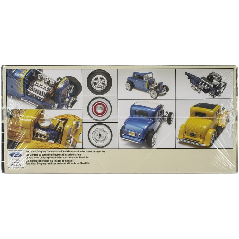 新品　Revell '32 Ford Deuce Coupe 1:25 スケール Revell Metal Body American Graffiti '32 Ford Deuce Coupe