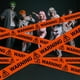 thumbnail image 5 of Cinta de precaución de Halloween de 5,9 m con huellas de manos ensangrentadas. Advertencia de "No entrar". Cinta decorativa para fiesta temática de terror. Barrera de seguridad para interiores., 5 of 5