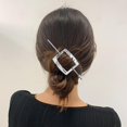thumbnail image 4 of Diadema plateada con pinza para el cabello y múltiples combinaciones de estilos. Una horquilla., 4 of 5