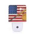 thumbnail image 1 of Balery American Flag And Baseball Luz Nocturna LED con Sensor Automático, Enchufe con Sensor Crepuscular, Luz Suave de 0.5W para Dormitorio, Pasillo, Baño-EU, 1 of 7