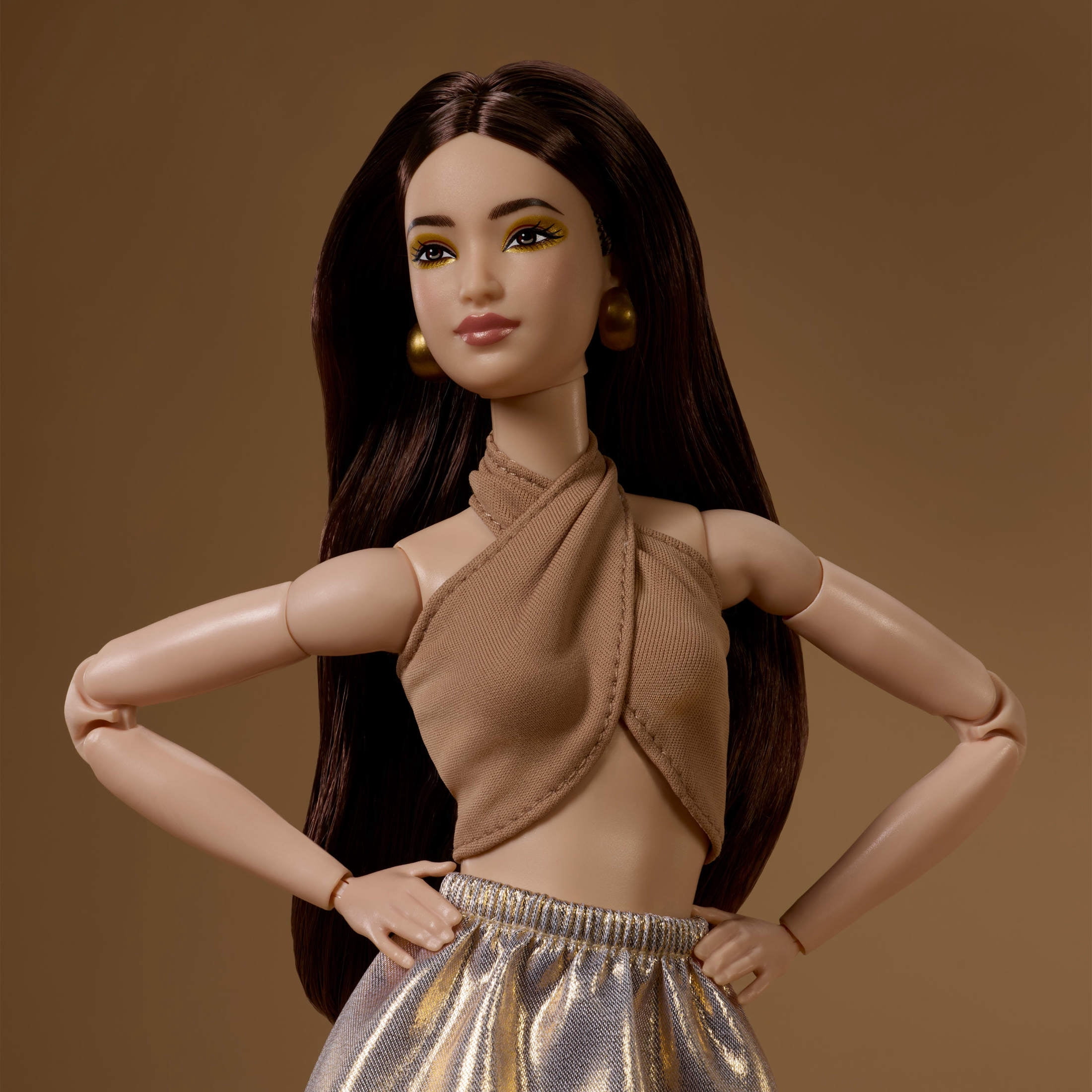 Barbie Basics Collectible Doll, Model 06 with Brunette Hair in Shimmery Golden Skirt & Halter