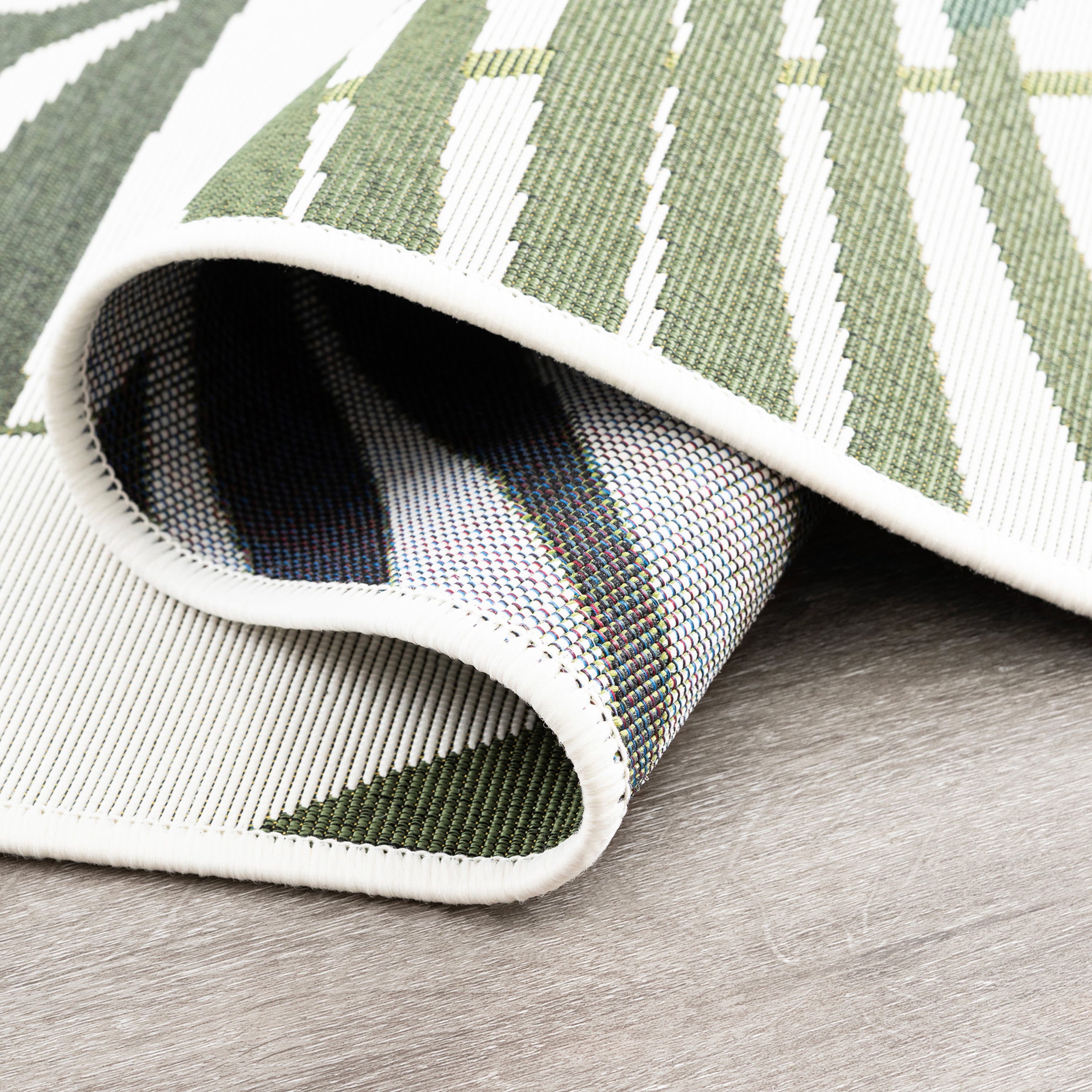 Stunning Transitional 2' x 3' Cream and Green Polypropylene Outdoor Area Rug