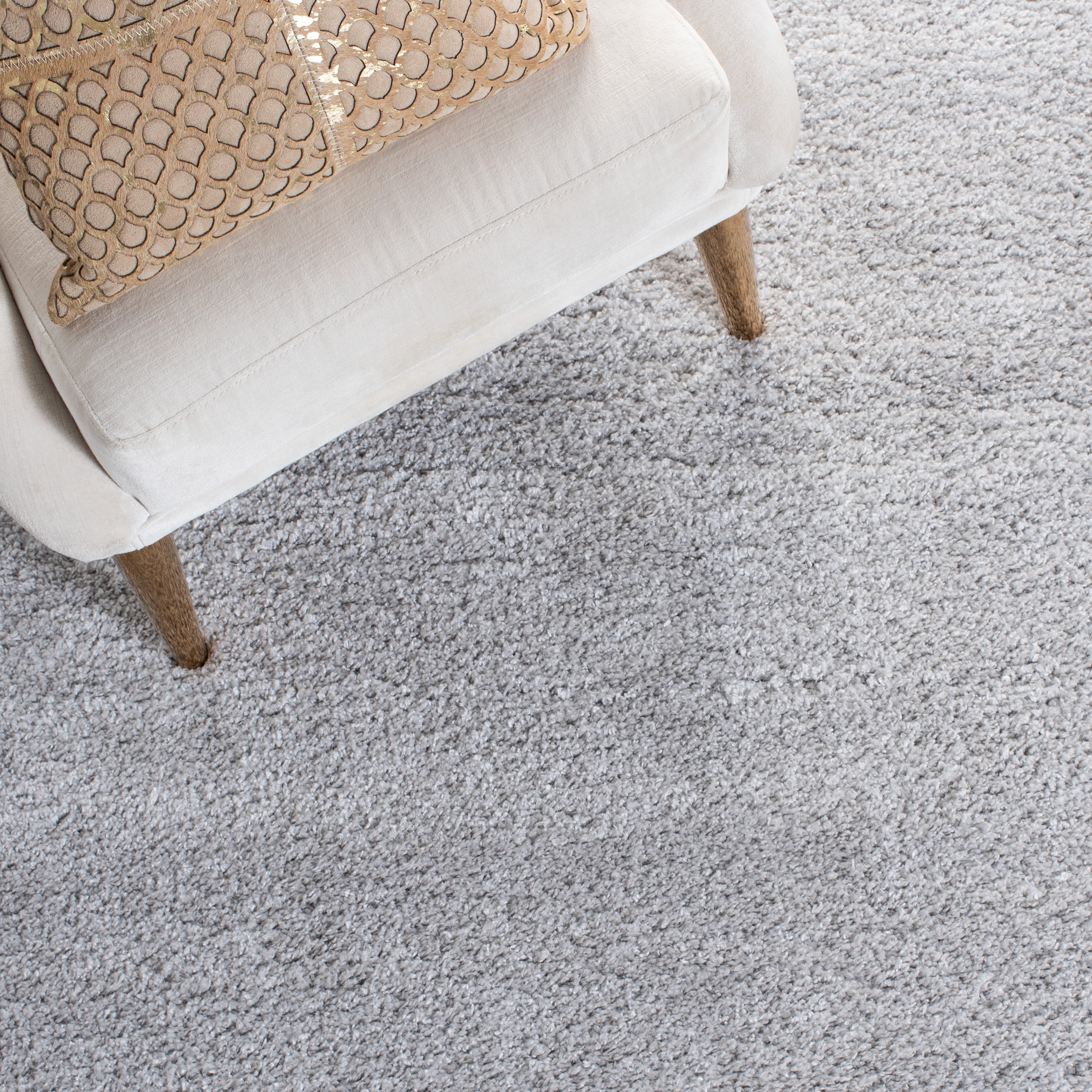 SAFAVIEH August Lennox Solid Plush Shag Area Rug, Light Grey, 4' x 6'