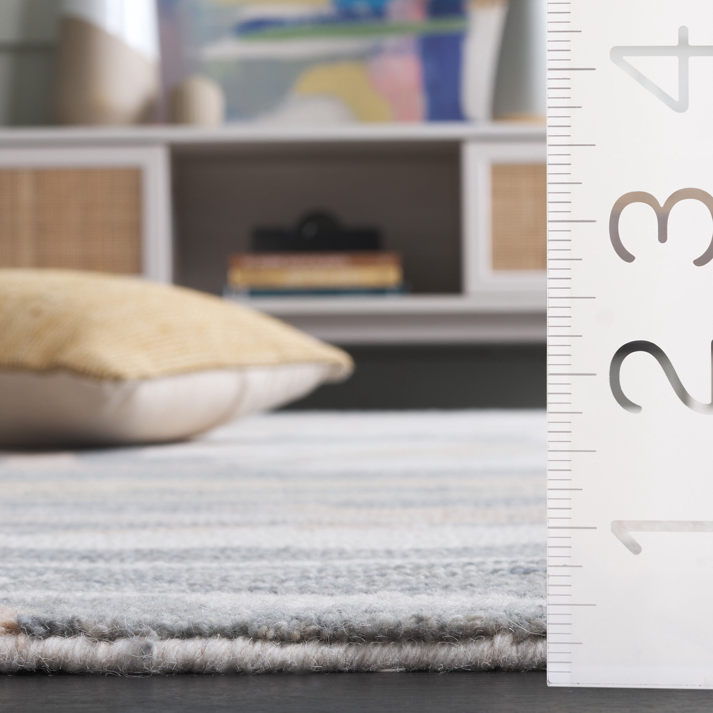SAFAVIEH Ebony Jobeth Abstract Area Rug, Grey/Ivory, 4' x 6'