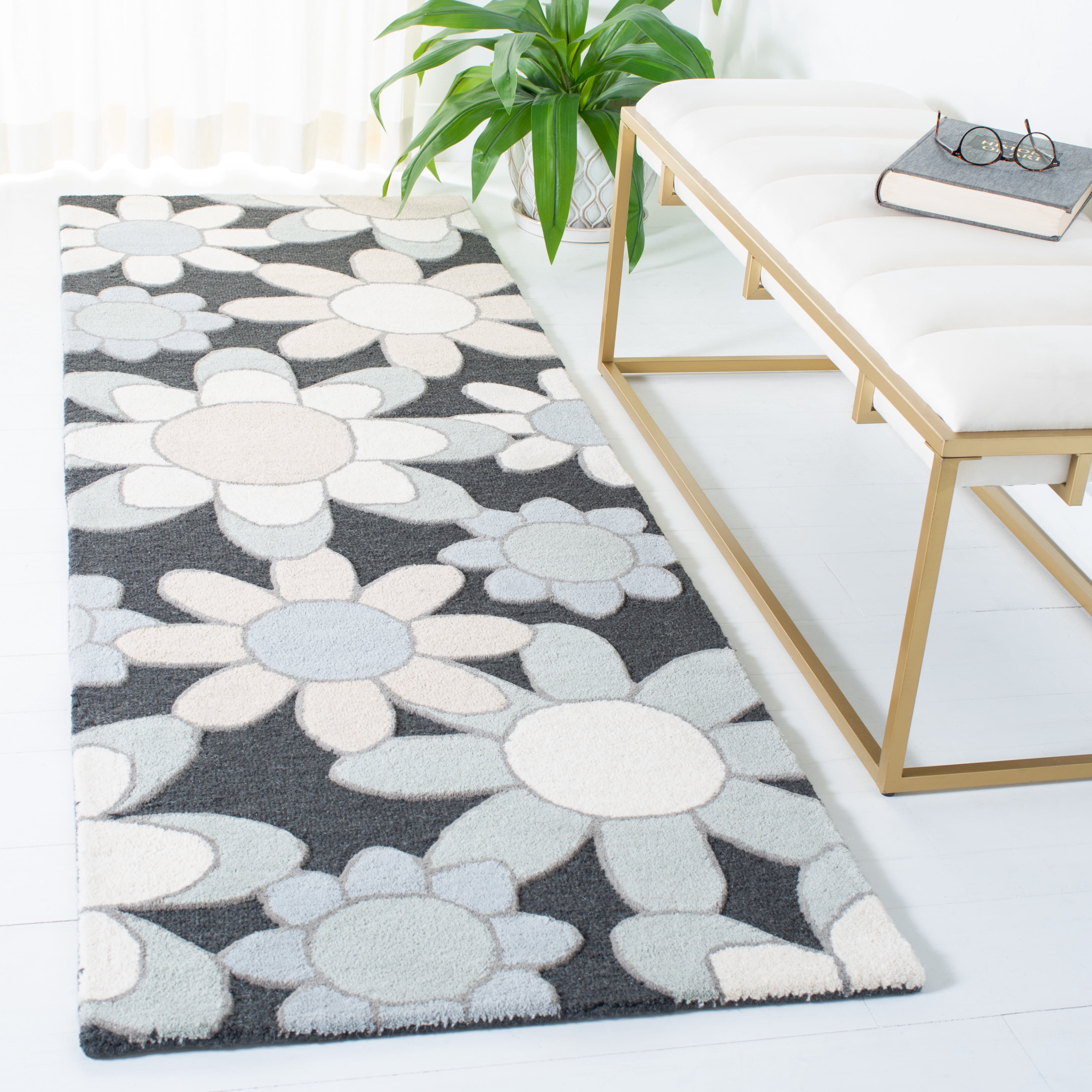 SAFAVIEH Kids Floral Flower Bursts Runner Rug, Charcoal/Ivory, 2'6" x 8'