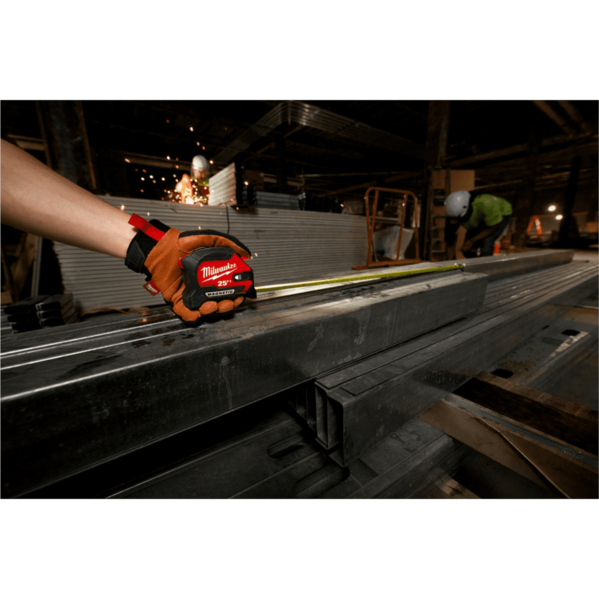 MIlwaukee 25ft Compact Wide Blade Magnetic Tape Measure w/ Rechargeable 100L Light
