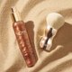 thumbnail image 2 of Brocha de maquillaje ICONIC LONDON Tan & Buff Brush para rostro y cuerpo, 2 of 5