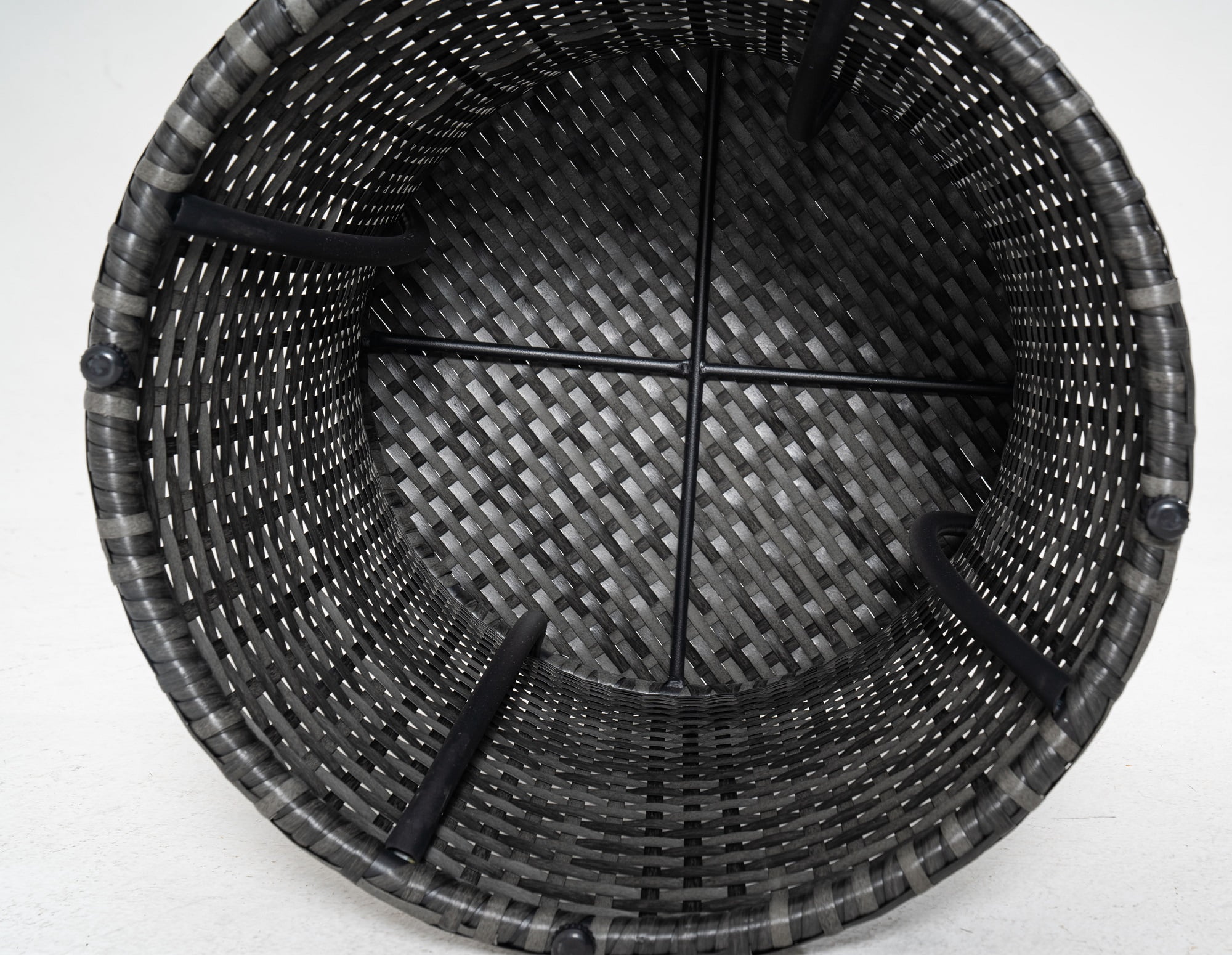 Round Outdoor Patio Side Table Faux Rattan End Table 20 Inch Hourglass Wicker Accent Mini Table Steel Frame Lightweight Gray