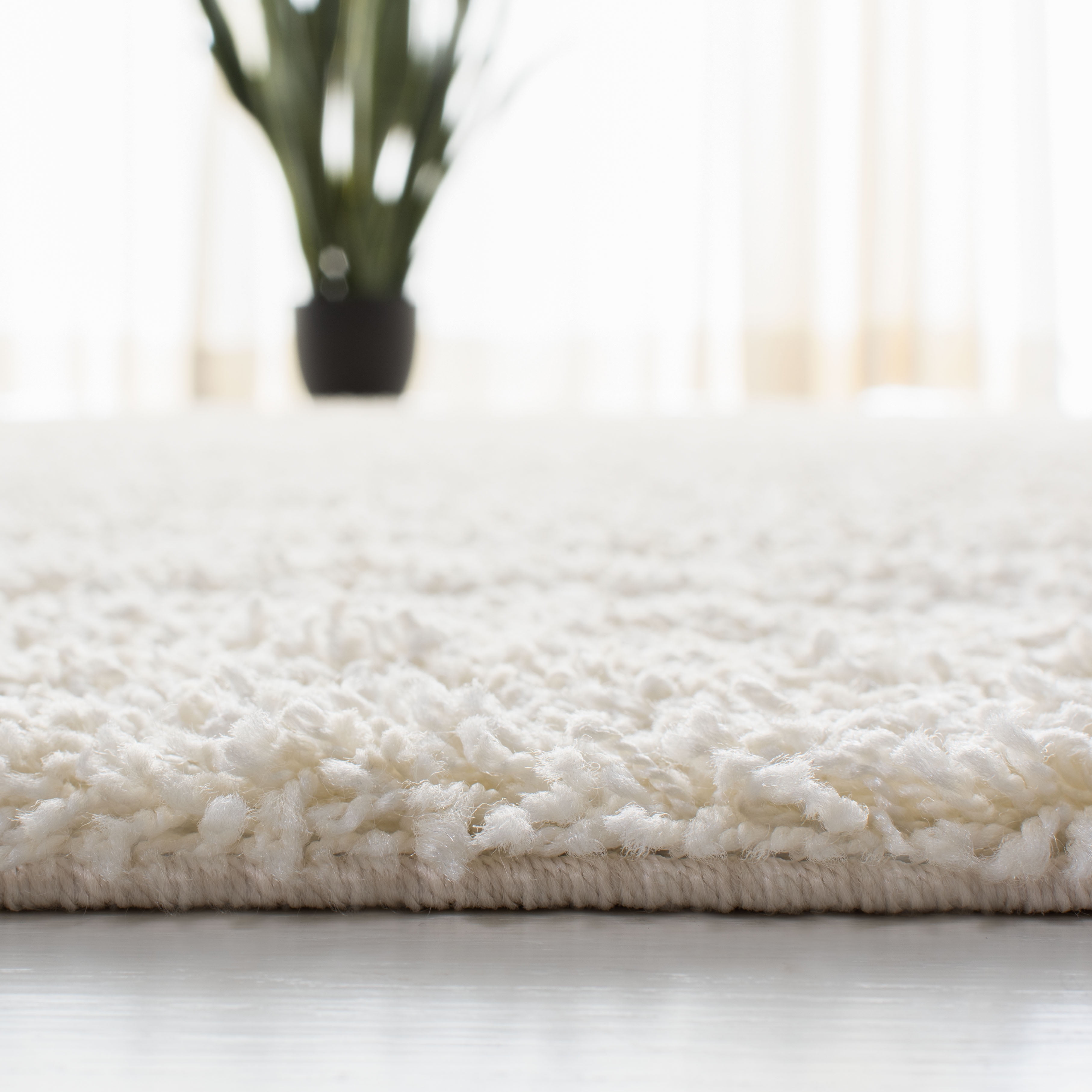 SAFAVIEH Primo Mason Solid Shag Area Rug, Ivory, 5' x 5' Round
