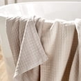 thumbnail image 4 of Uchino Waffle Twist Bath Towel Linen , Cotton, 4 of 7