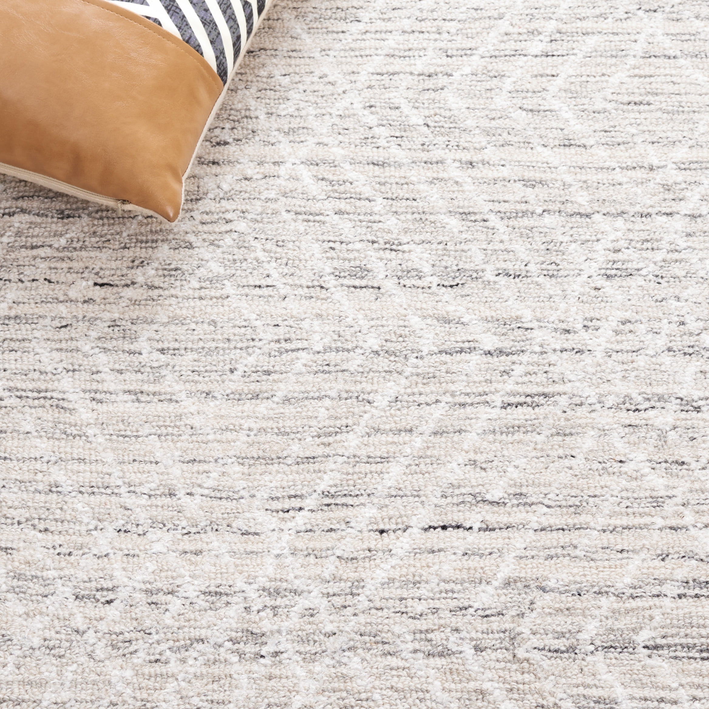 SAFAVIEH Abstract Dania Diamond Area Rug, Silver/Ivory, 3' x 5'