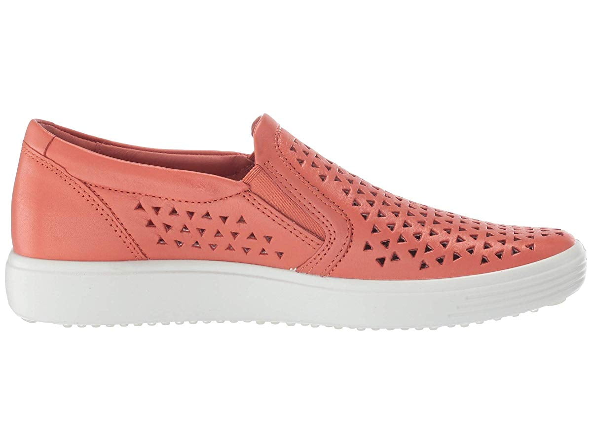 Jernbanestation Stifte bekendtskab Foran ECCO Women's Soft 7 Slip-On Sneaker, Apricot Laser Cut, 41 M EU (10-10.5  US) - Walmart.com