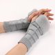 thumbnail image 4 of Guantes sin dedos tejidos para mujer, calentadores de brazo peludos con orificio para el pulgar para Otoño Invierno, 4 of 5
