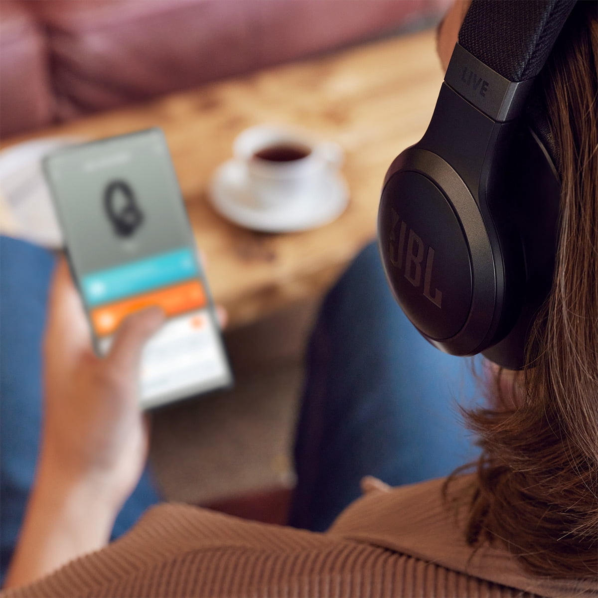 JBL Live 770NC Wireless Over Ear Noise Cancelling Headphone Bundle with gSport Case (Black)