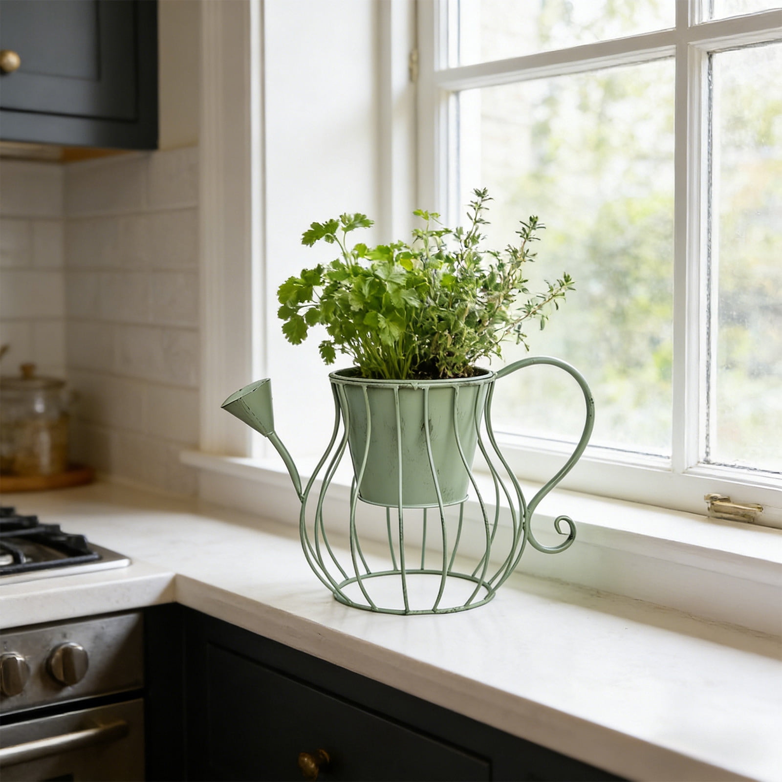 Oioii Wrought Iron Watering Can Shape Flower Pot, Decorative Planter for Garden, Balcony and Patio, Vintage Style Ornament for Potted Plants and Outdoor Home Decoration,Green