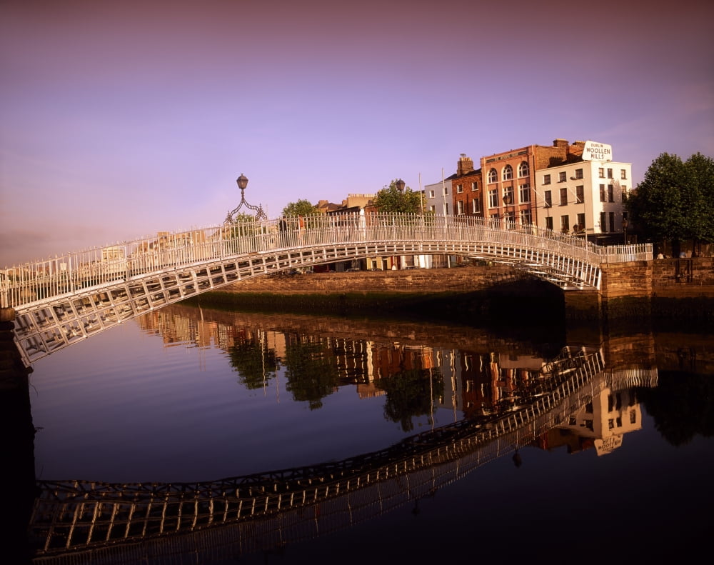 Hapenny Bridge Rive