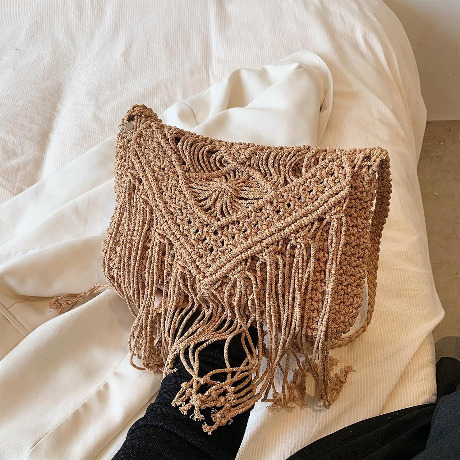 LinYooLi Straw Crossbody Bags for Women, Summer Straw Purses and Handbags with Tassels Shoulder Clutch Bag for Vacation