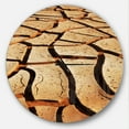thumbnail image 1 of Designart Horloge Murale Moderne 'terre Sécheresse Brune Fissurée', 1 of 6