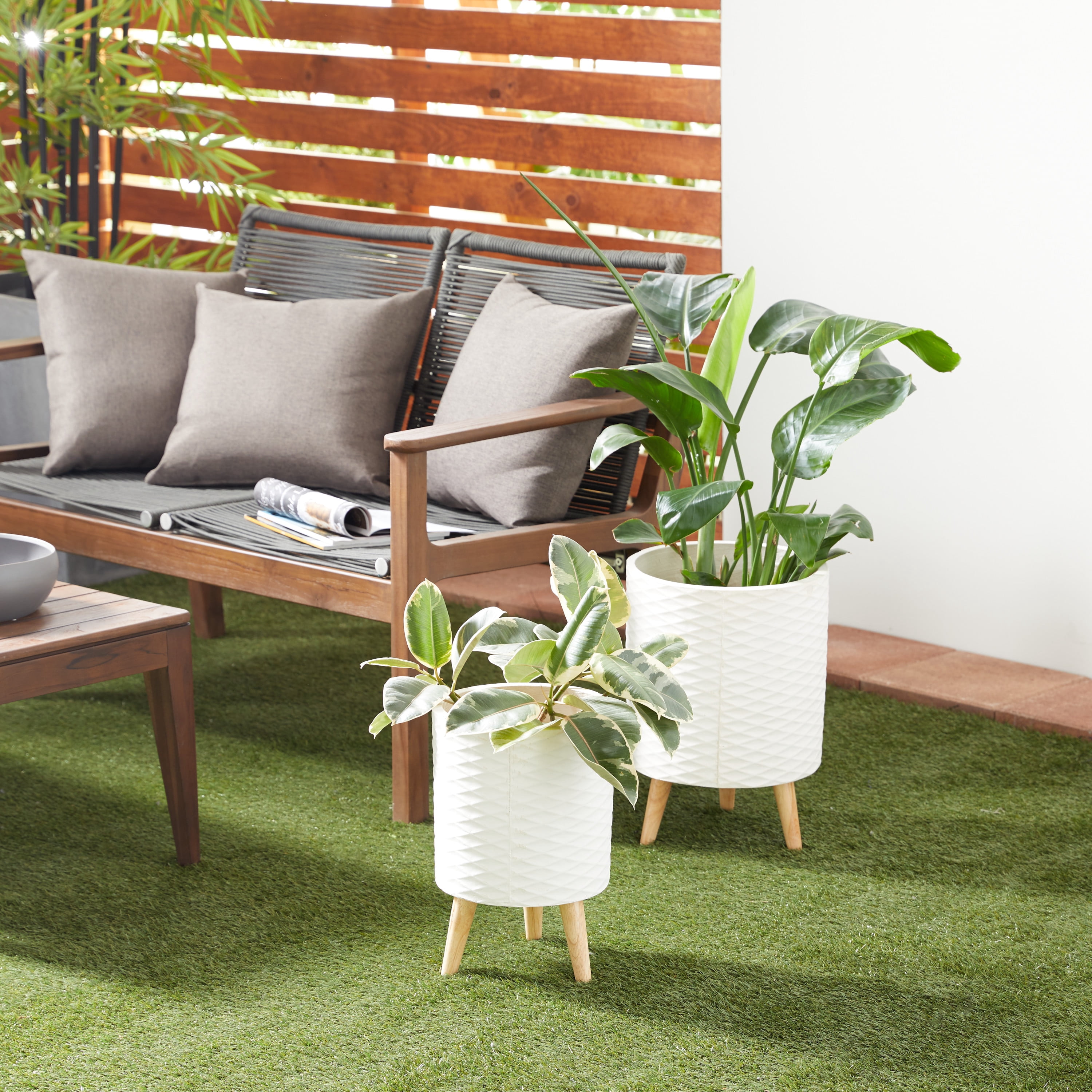 DecMode 18", 15"H Indoor Outdoor White Ceramic Planter with Wood Legs (2 Count)