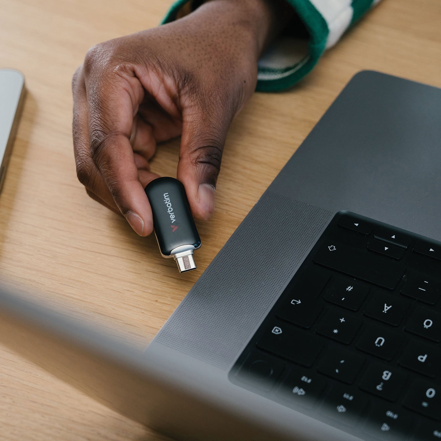 Verbatim Plectra USB-C Flash Drive, Black (256 GB)