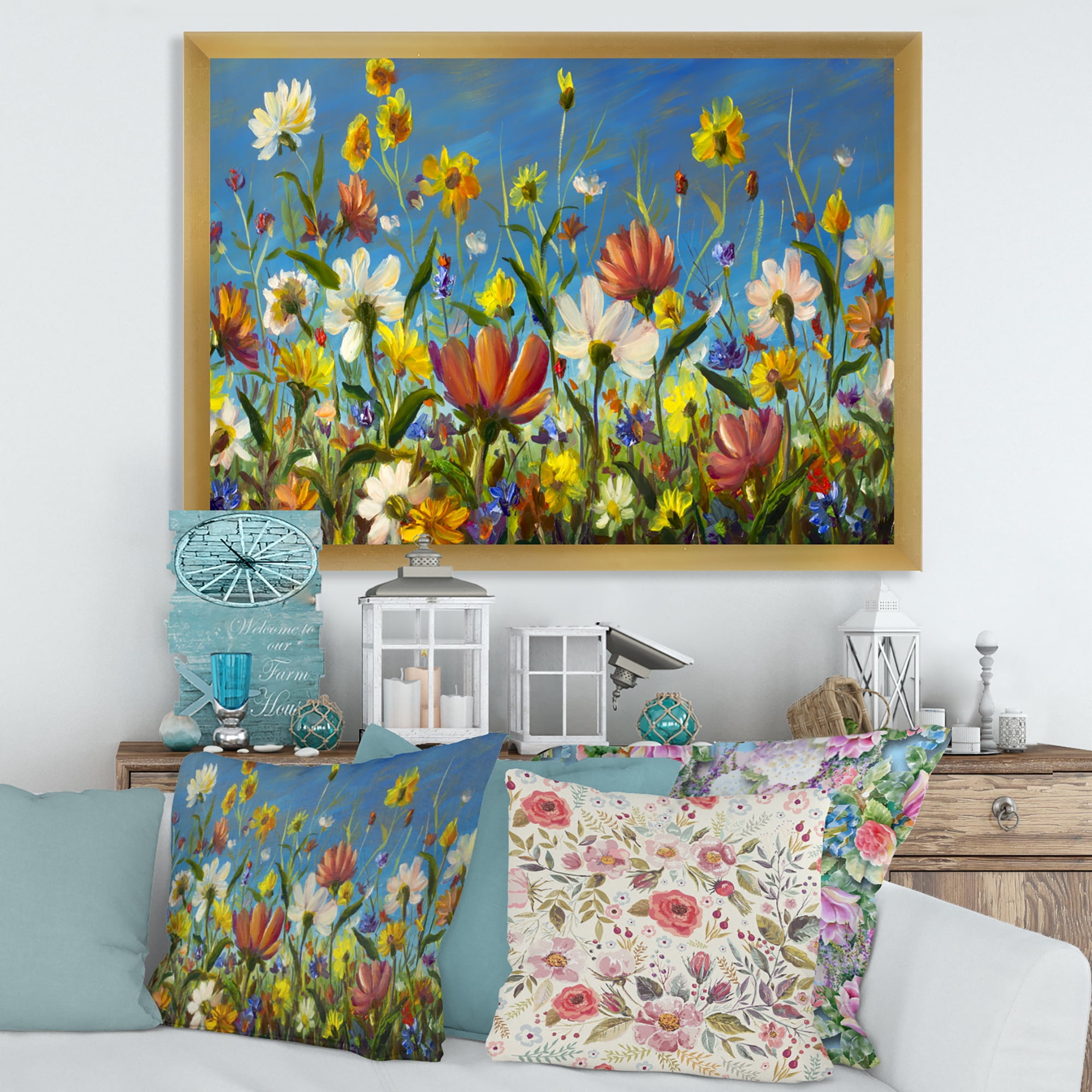 Designart 'Beautiful Field Flowers In Nature' Traditional Framed Art Print