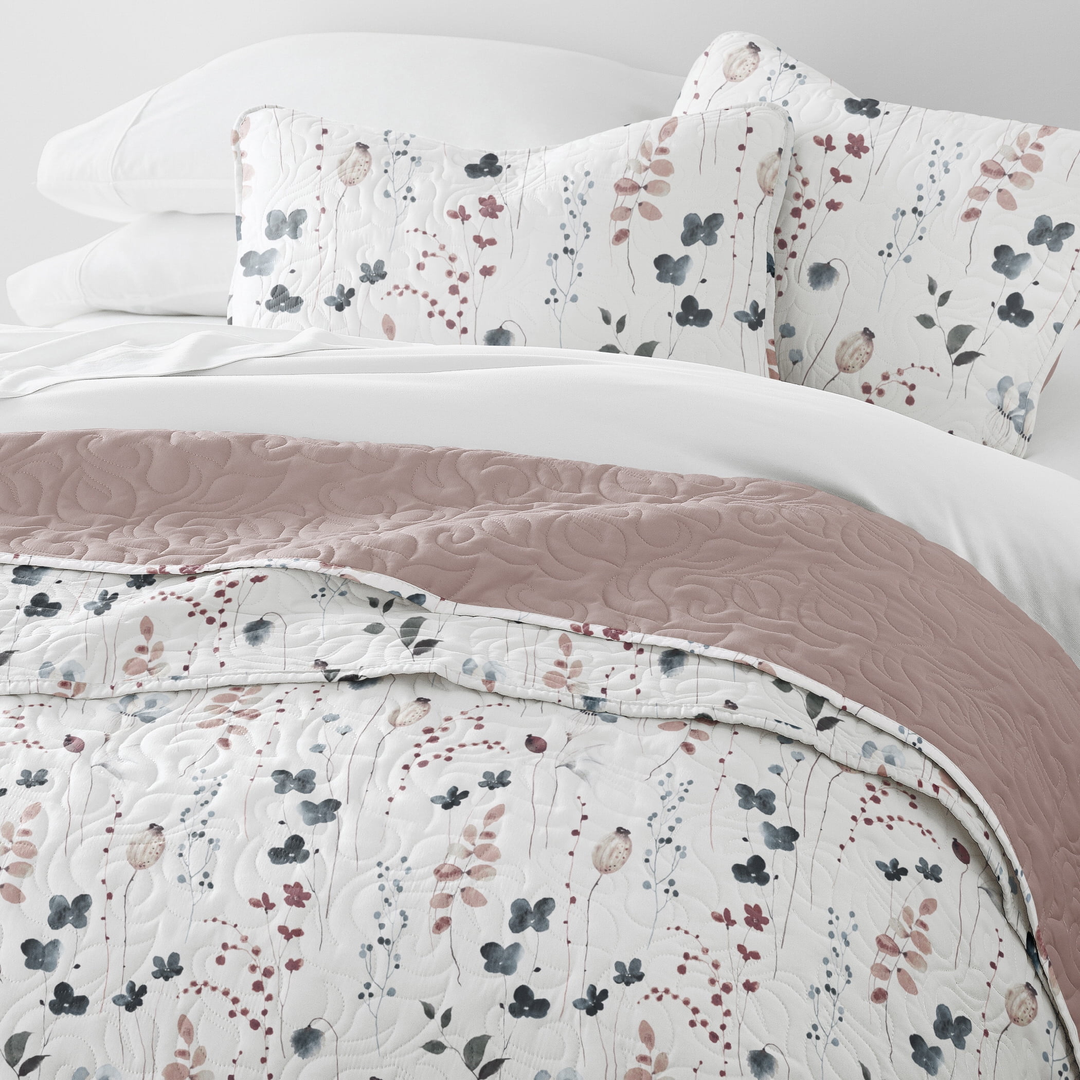 Lightweight Quilt Set Super Soft Wrinkle Resistant Quilted Coverlet Floral Patterns by Comfort Canopy