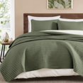 thumbnail image 1 of Juego de colcha WRENSONGE tamaño king, verde oliva, liviana, 1 of 8