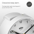 thumbnail image 3 of Reloj despertador Braun Classic analógico con despertador y luz BC01W, 3 of 9