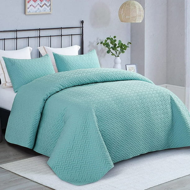Exclusivo Mezcla 3Piece King Size Quilt Set with Pillow Shams, Basket