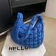 thumbnail image 1 of Bolso de nube plisado, bolso de hombro de moda, bolso de bola de masa portátil, bolso de mujer de algodón de gran capacidad debajo del brazo, 1 of 6