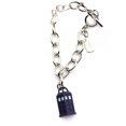 thumbnail image 1 of Pulsera con dijes Doctor Who TARDIS 1/2 con logotipo de DW, 1 of 2
