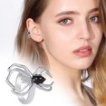 thumbnail image 2 of Clip para las orejas de Halloween para chicas adolescentes, pendientes minimalistas con tachuelas, pendientes de moda, 2 of 7