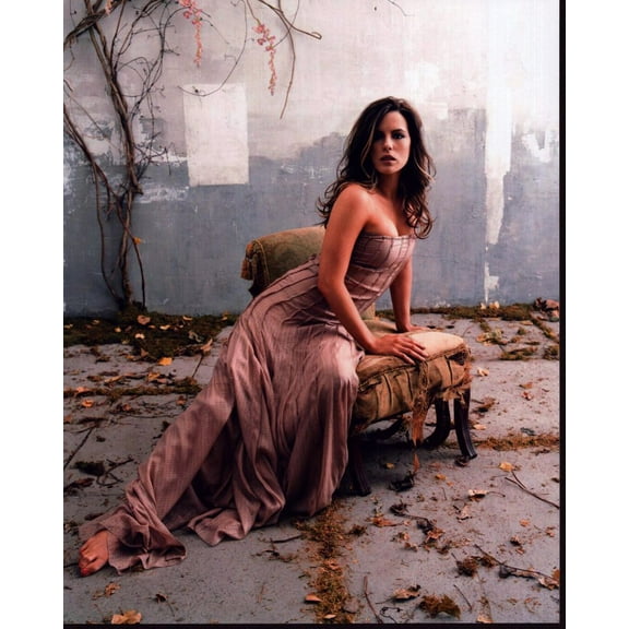 Kate Beckinsale In Strapless Gown In Leaves Photo Print (8 x 10) - Item # MVM55825