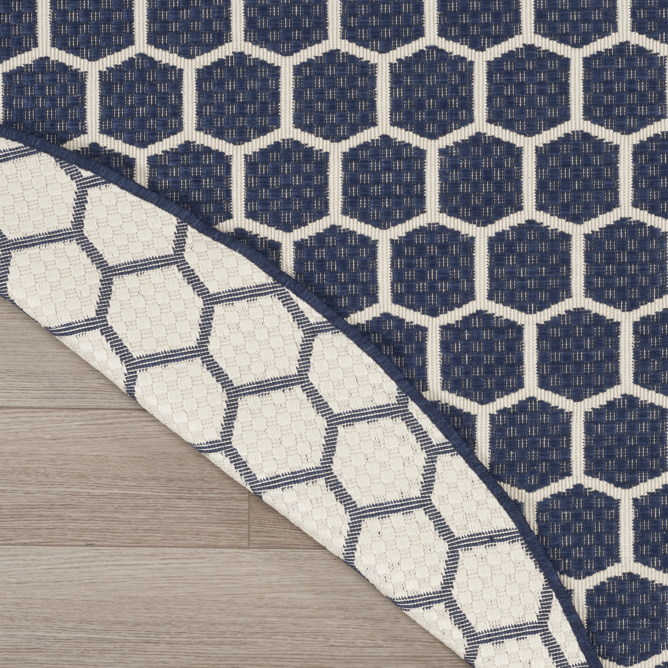 Nourison Twist Reversible 8' x Round Navy Modern Rug