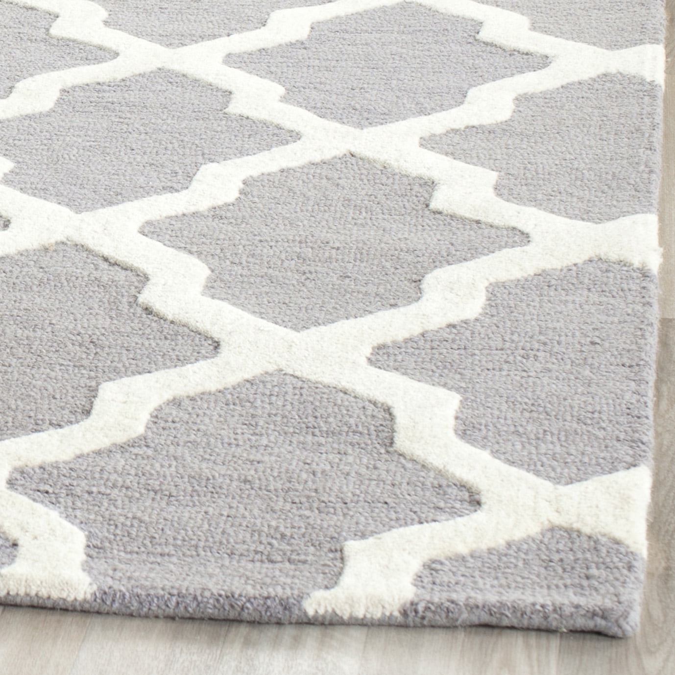 SAFAVIEH Cambridge Liam Geometric Wool Runner Rug, Silver/Ivory, 2'6" x 10'