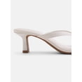 thumbnail image 4 of No Boundaries Women's Kitten Heel Thong Sandals, 4 of 5