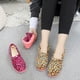 thumbnail image 2 of XIHAHA Zapatillas de algodón antideslizantes para mujer, suela gruesa, otoño e invierno, zapatos de confinamiento cálidos para interiores, zapatillas antideslizantes para hombre, 2 of 5