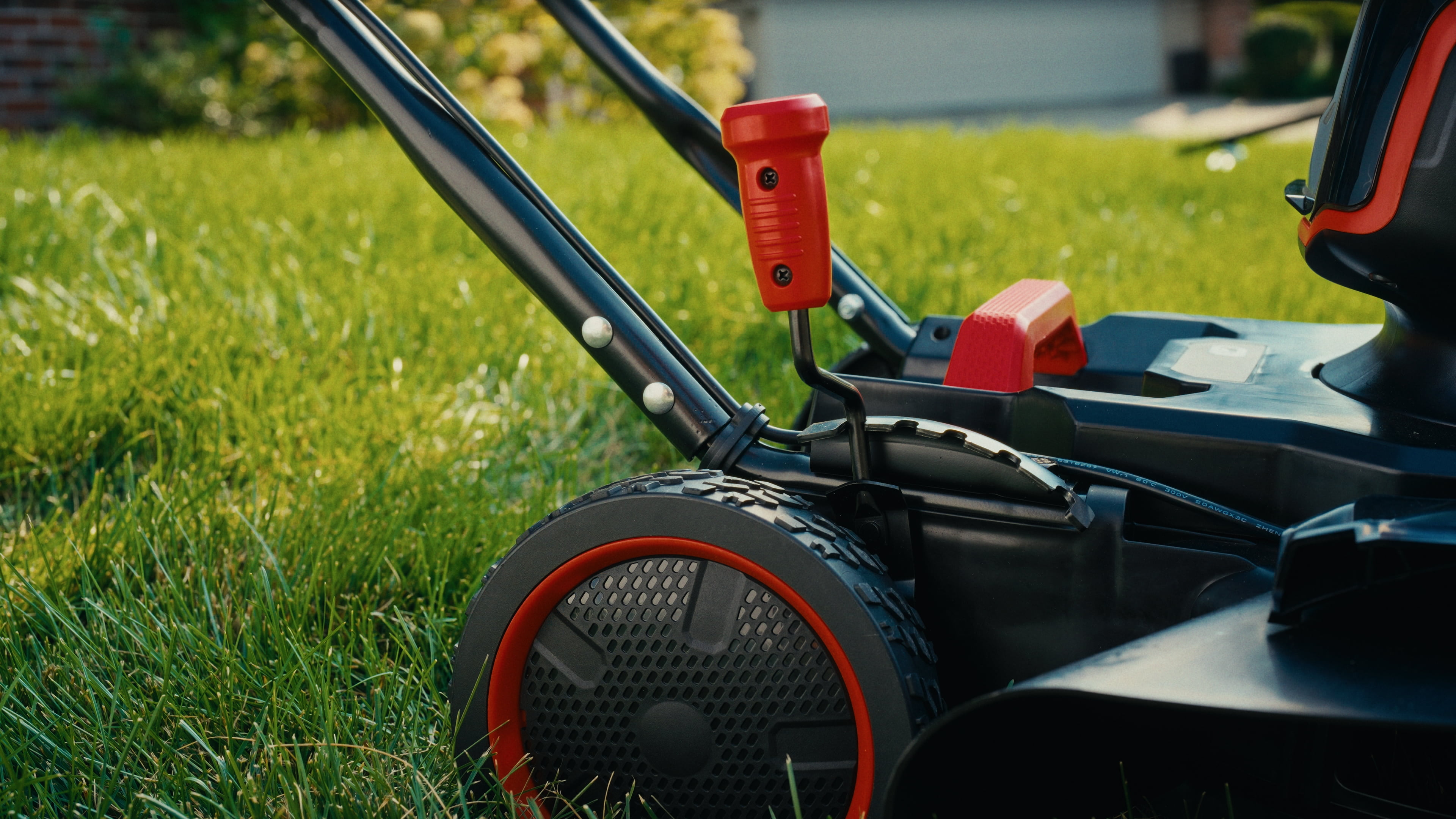 Hyper Tough 2x20 Volts Max 18-inch Brushless Trinidad and Tobago