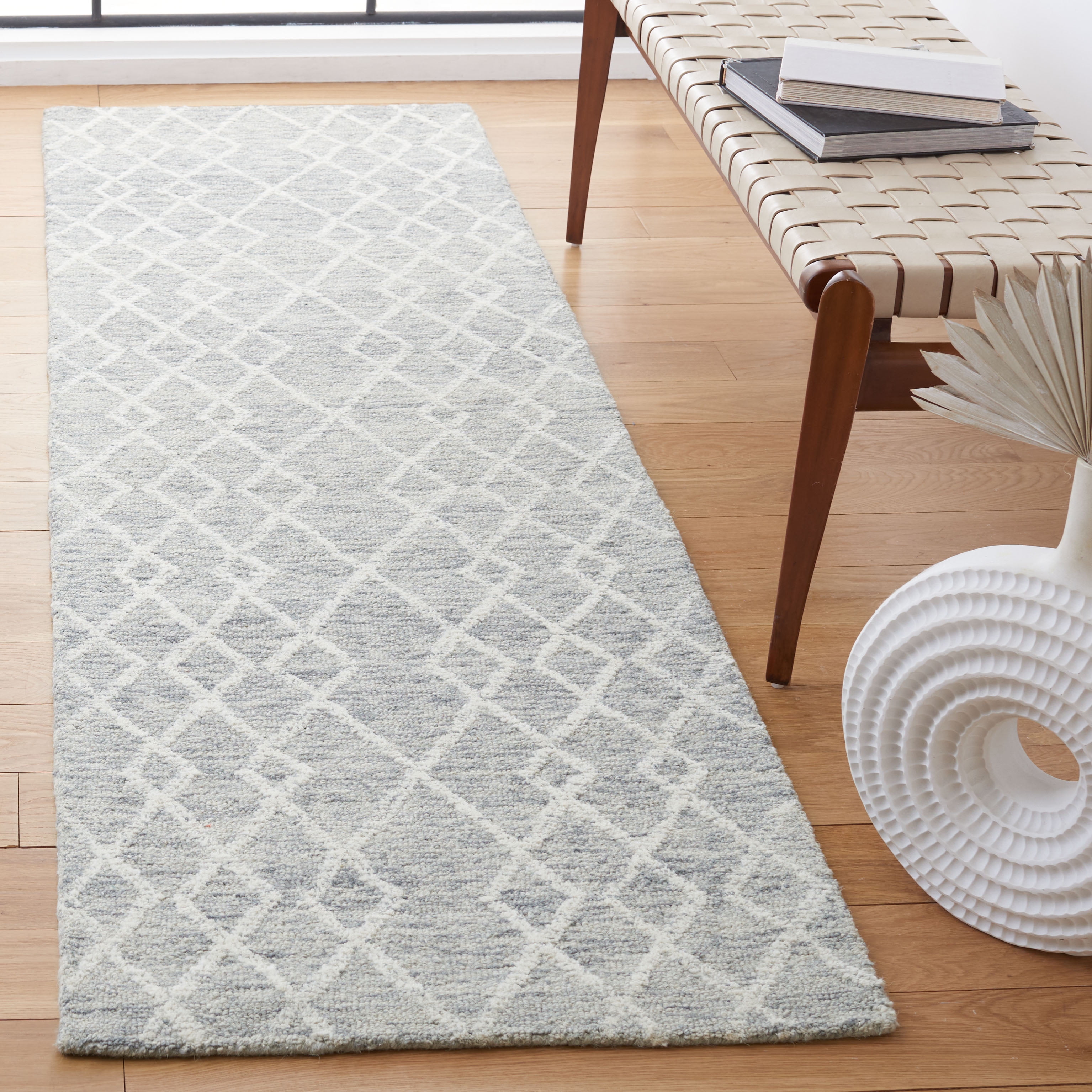 SAFAVIEH Metro Jenny Diamond Runner Rug, Grey/Ivory, 2'3" x 8'