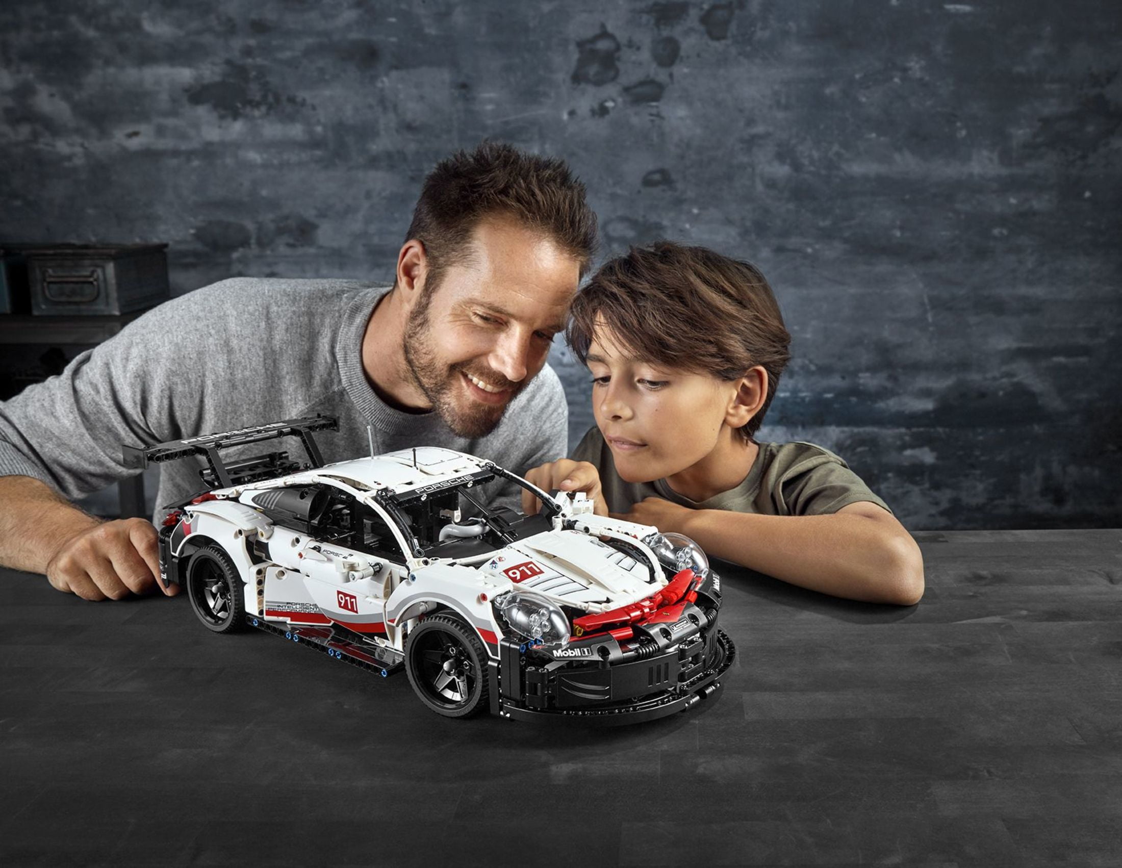LEGO Technic Porsche 911 RSR Race Car Model Building Kit 42096, Advanced Replica, Exclusive Collectible Set, Gift for Kids, Boys & Girls