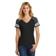 thumbnail image 1 of Camiseta con cuello en V de District ® Game para mujer. DM476 Distrito DM476, 1 of 1