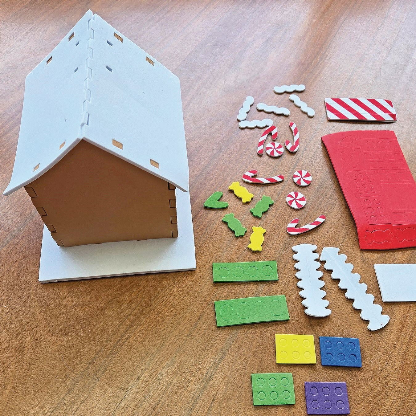 Foam Gingerbread Houses Craft Kit (Pack of 12)