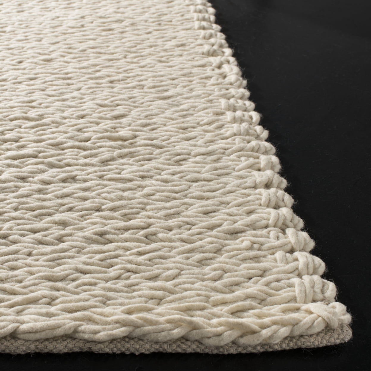SAFAVIEH Natura Seachlann Braided Runner Rug, Ivory, 2'3" x 8'