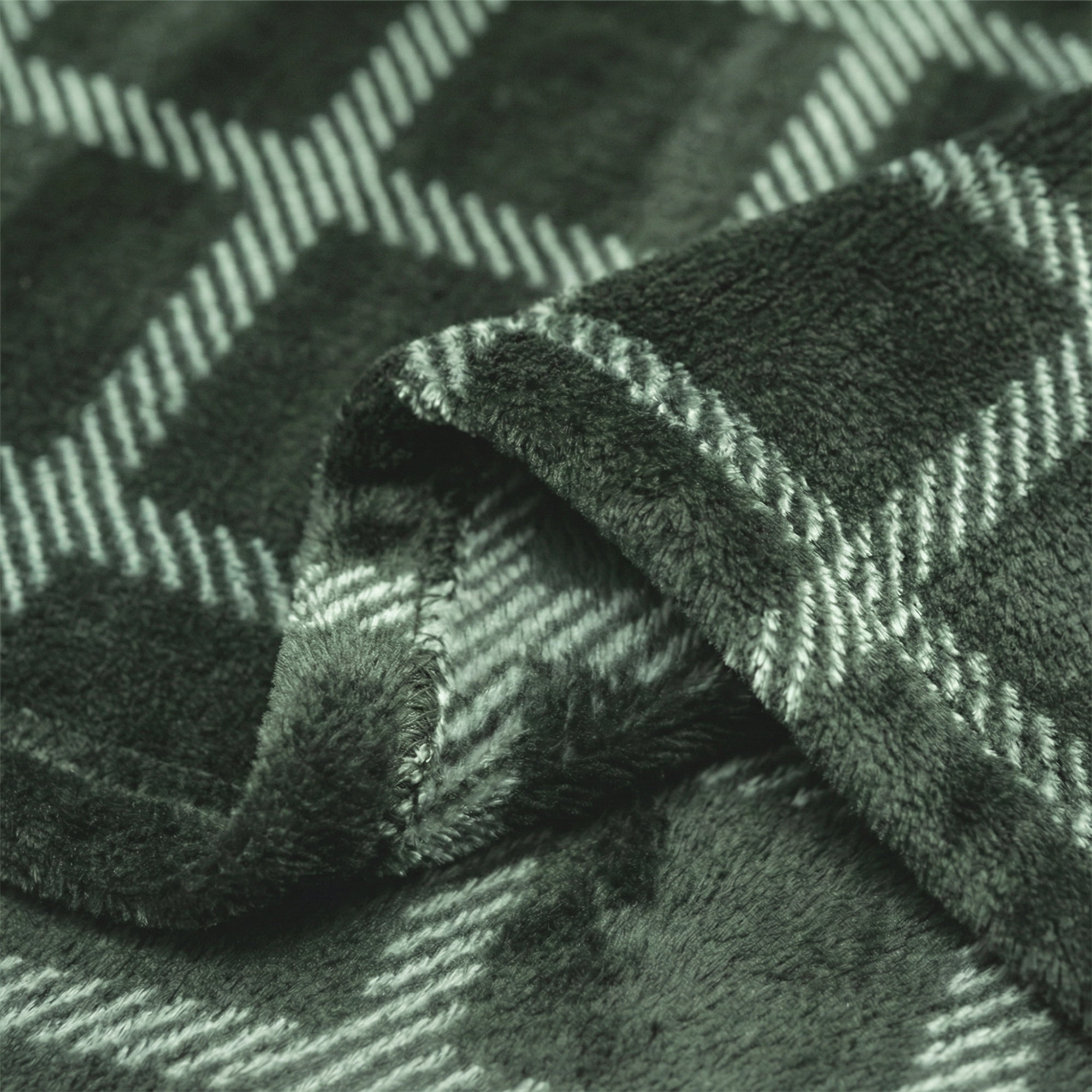 Fleece Throw Blanket - 50x60 Inch - Modern Dash Windowpane Design - Ultra Soft Warmth - Green